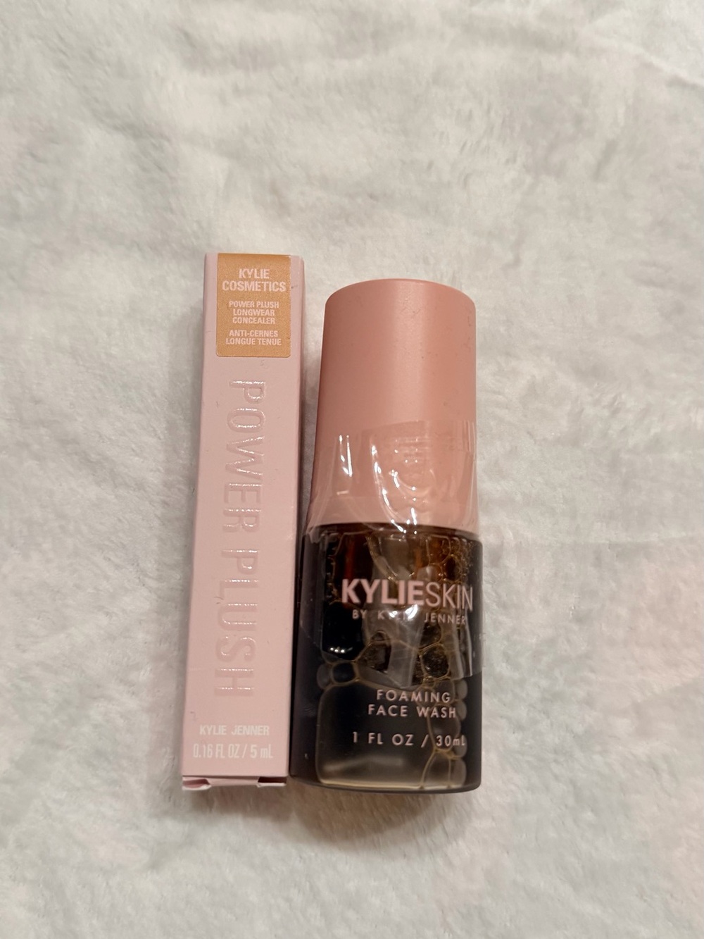 Kylie Cosmetics Concealer & Pink Cap Duo